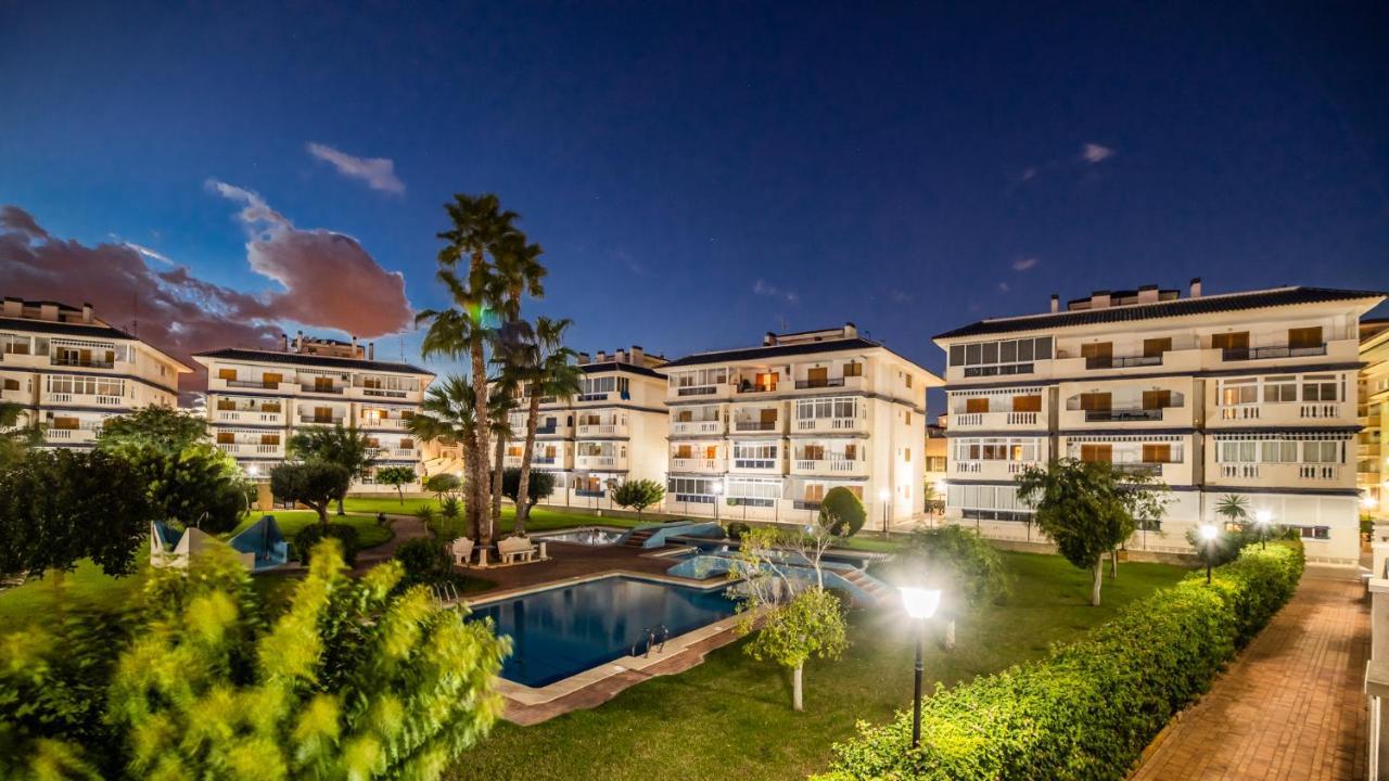 Martas Apartment La Mata  Luaran gambar