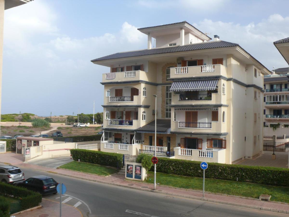 Martas Apartment La Mata  Luaran gambar
