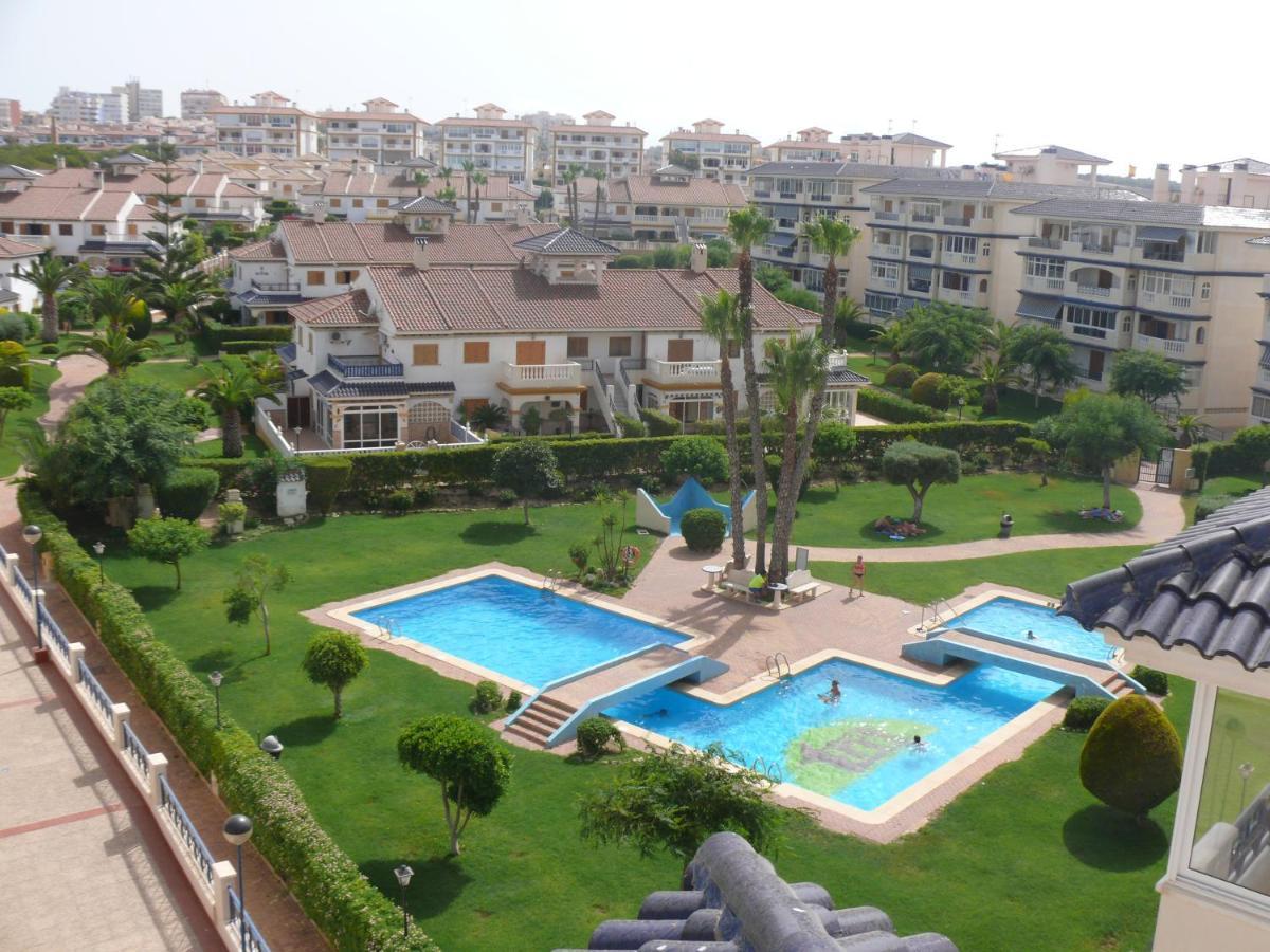 Martas Apartment La Mata  Luaran gambar