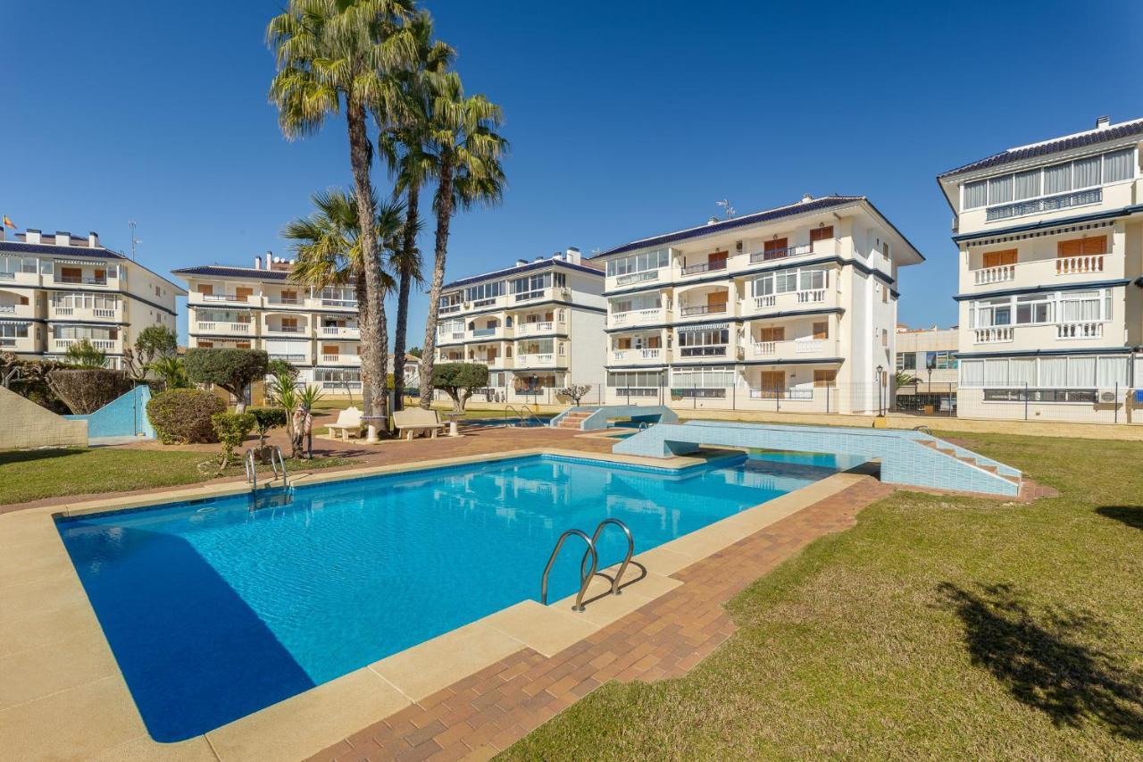Martas Apartment La Mata  Luaran gambar